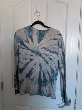 ivory ella Blue and Cream Tie-Dye Long Sleeve Tee